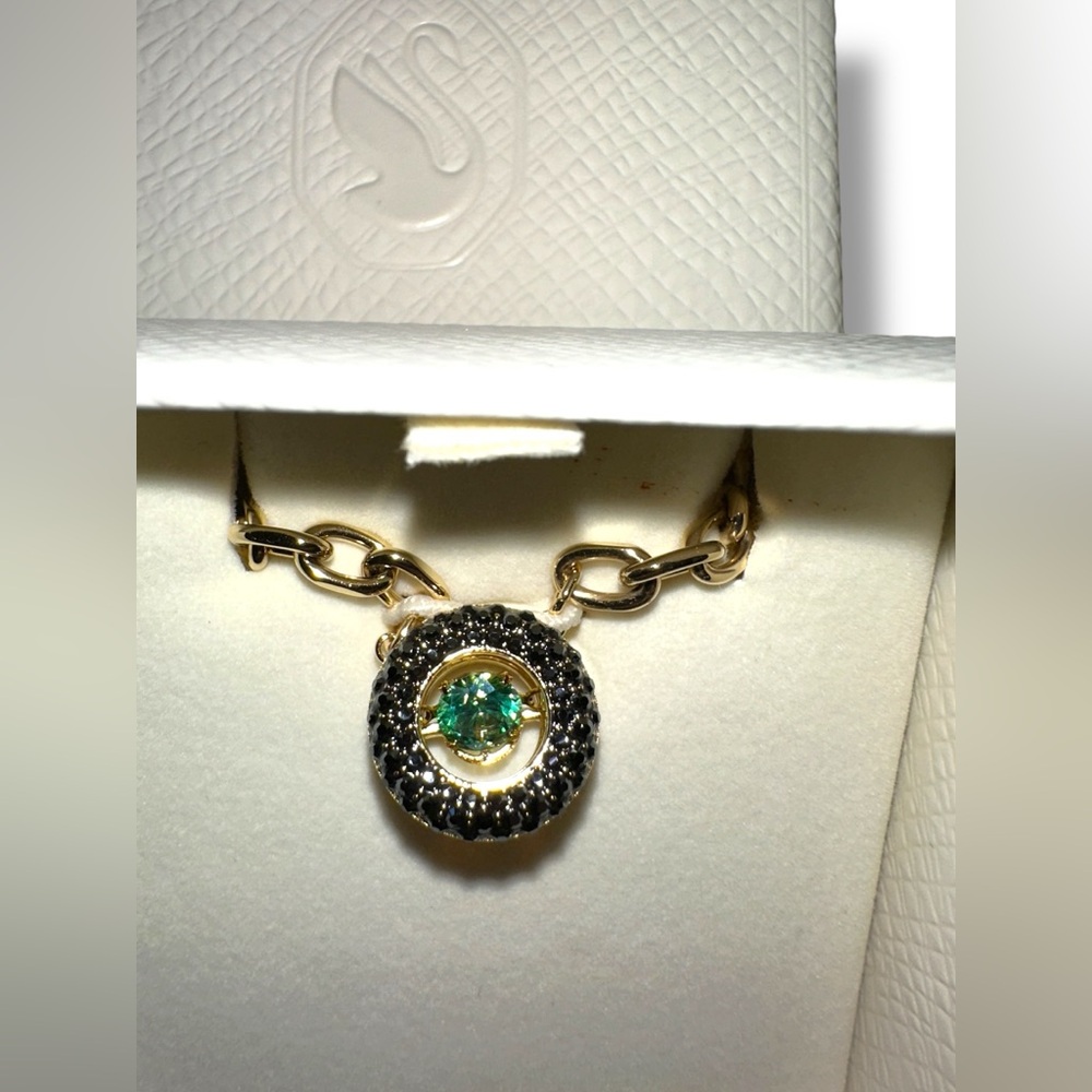 Swarovski Green Crystal Sparkling Dance Pendant NEW in BOX Gifts Unisex Movement